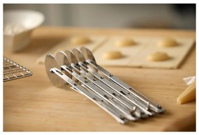 Стоманен разделител за тесто – Blomsterbergs