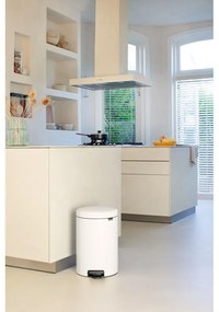 Бяло стоманено кошче за боклук с педал 20 l NewIcon – Brabantia