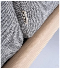 Кресло от дъбово дърво със сива текстилна седалка Fawn - Gazzda