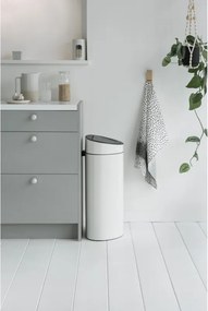 Кош за боклук Brabantia Touch Bin New 649729, 40 л, Безшумно и плавно затваряне, Плосък гръб, Бял