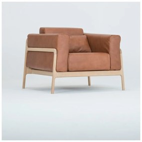 Кресло от коняк кафява биволска кожа с масивна дъбова конструкция Fawn - Gazzda