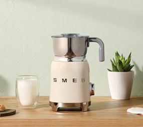 Бежов електрически пенообразувател за мляко 50's Retro Style – SMEG
