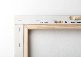 Картина на платно – Абстракция в прегръдката на планините