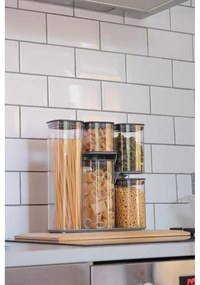 Кутии в комплект 5 бр. за храна Podium – Joseph Joseph