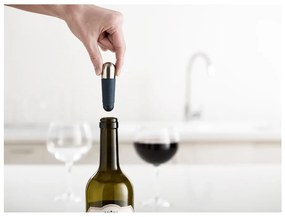 Комплект от 2 черни тапи за вино BarWise - Joseph Joseph