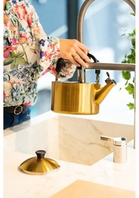 Чайник от неръждаема стомана в златист цвят1,5 l Diamante – Vialli Design