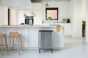 Матово-сребристо стоманено кошче за боклук за рециклиране, отваряне с докосване 60 l Bo Touch Bin Hi – Brabantia