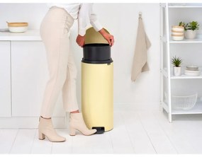 Кош за боклук с педал Brabantia NewIcon 1008852, 30 л, Плавно затваряне, Противоплъзгаща основа, Жълт