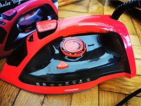 Втора ръка: Ютия Mesko MS 5031, 3000W, Керамика, Автоматично изключване, С-ма против варовик, Червен/черен