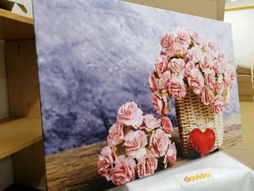 Картина на платно – Букет розови карамфили в кошница