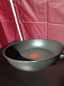 Втора ръка: Тиган Tefal G2550572, 26 см, Thermo-Spot, Незалепващо титаниево покритие X6, Индукция, Черен
