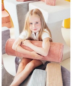 Розова детска възглавница за диван от рипсено кадифе Roll – Wigiwama