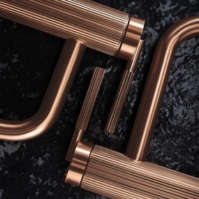 Смесител за мивка Rea Argon Brush Copper high