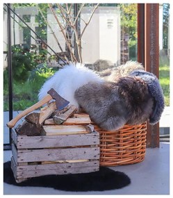 Tmavě hnědá ovčí kožešina House Nordic