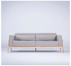 Сив диван с масивна дъбова конструкция , 210 см Fawn - Gazzda