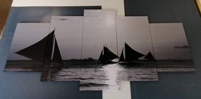 картини от 5 части – Прекрасен залез на морето в черно-бяло