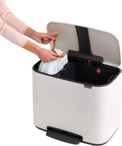 Бяло стоманено кошче за боклук за рециклиране с педал 34 l Bo – Brabantia