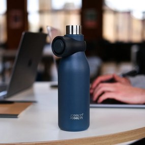 Тъмно синя бутилка от неръждаема стомана за пътуване 500 ml Loop - Joseph Joseph