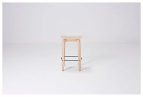 Бар стол от масивен дъб в естествен цвят (височина на седалката 65 cm) Nora – Gazzda