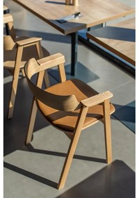 Кожен трапезен стол с подлакътници в кафяв и естествен цвят Flip – Gazzda