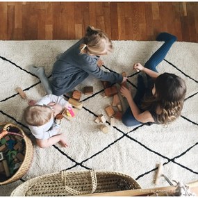 Кремав ръчно изработен памучен килим подходящ за пране 140x200 cm Bereber Beige – Lorena Canals