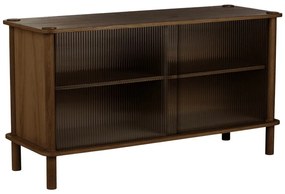 Кафява витрина от масивен дъб с плъзгащи се врати 135x73,5x48 cm Italic – UMAGE