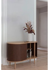 Нисък скрин с дъбов декор в кафяв и естествен цвят с плъзгащи се врати 100x67 cm Audacious - UMAGE