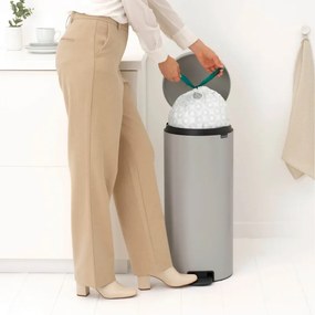 Кош за боклук с педал Brabantia NewIcon 1010442, 30 л, Плавно затваряне, Противоплъзгаща основа, Светлосив