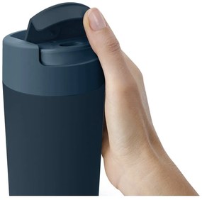 Тъмносиньо-антрацитна чаша за пътуване 450 ml Sipp - Joseph Joseph