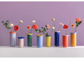 Тъмнозелена стъклена ваза (височина 27,5 cm) Plegado – PT LIVING