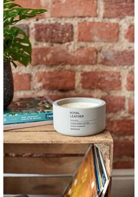 Свещ от соев восък с време на горене 25 h Fraga: Royal Leather – Blomus