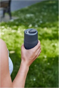 Тъмносива стъклена чаша за път 340 ml – Black + Blum