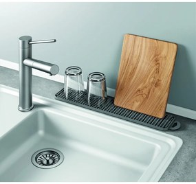 Сива пластмасова тавичка за оттичане за съдовете 42x8 cm Gravity – Metaltex