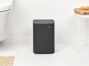 Кош за боклук Brabantia Bo Small 1008866, 4 л, Плавно и безшумно отваряне, Противоплъзгаща основа, Минерално покритие, Тъмносив