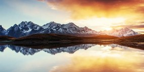 Картина на платно – Ослепителен залез над планинското езеро