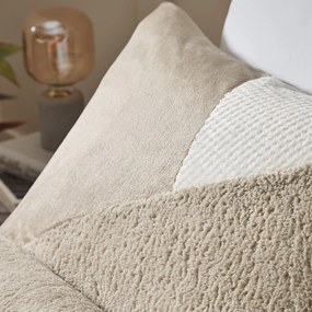 Бежово единично спално бельо от микроплюш 135x200 cm Larsson Geo – Catherine Lansfield