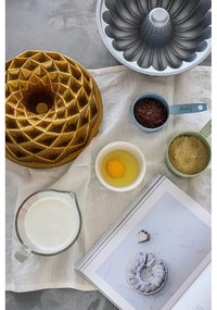 Форма за печене, изработена от лят алуминий в златист цвят Lotus - Bonami Selection
