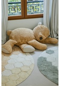 Ръчно изработен памучен кръгъл килим подходящ за пране в цвят жълта охра ø 140 cm Honeycomb Golden – Lorena Canals