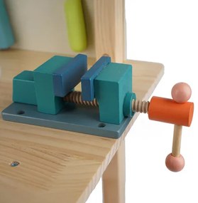 Детска работилница с дървени инструменти