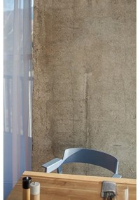 Син трапезен стол с подлакътници от масивен дъб Flip – Gazzda