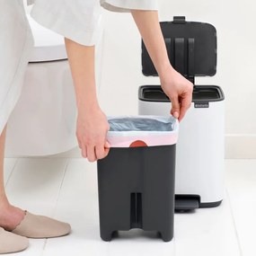 Кош за боклук Brabantia Bo Pedal 1010118, 7 л, Плавно затваряне, Гумирана основа, Бял