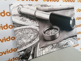Картина на платно – За приключенец в черно-бяло изпълнение