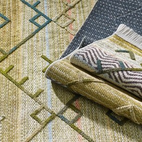 Оригинален зелен килим в етно стил с пъстър модел Ширина: 80 см | Дължина: 150 см