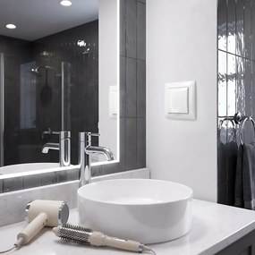 Единичен контакт със заземяване и капаче с рамка OSTE JNH005-G White