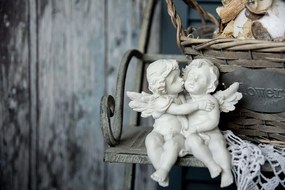 Самозалепващ фототапет – Статуетки на ангелчета на пейка