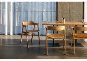 Трапезен стол с подлакътници от масивен дъб в естествен цвят Flip – Gazzda