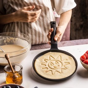 Тиган за палачинки Klausberg KB 7972, 18 см, Релефно дъно със слънце, Незалепващо покритие, Без PFOA, Индукция, Черен