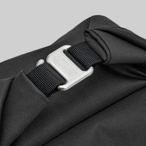 Изолирана чанта за обяд Black+Blum LBB018, 6.7 л, 33.5х15.5х31 см, Водоотблъскваща, Навиваща се, Каишка за носене, Без BPA, Черен