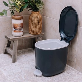 Тъмносиво пластмасово кошче за боклук с педал 3,5 l – Addis